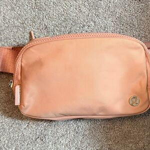 lululemon everywhere belt bag
